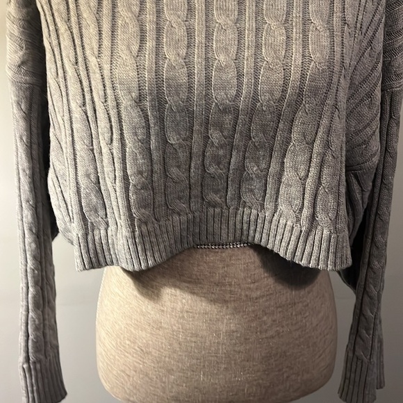 Story On cowl neck cropped cable knit sweater size M.  Excellent condition. - Picture 3 of 7
